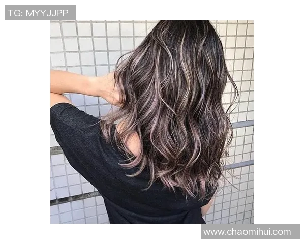 足球明星发型挑染潮流解析与明星造型的时尚影响力探讨 足球明星发型挑染潮流解析与明星造型的时尚影响力探讨